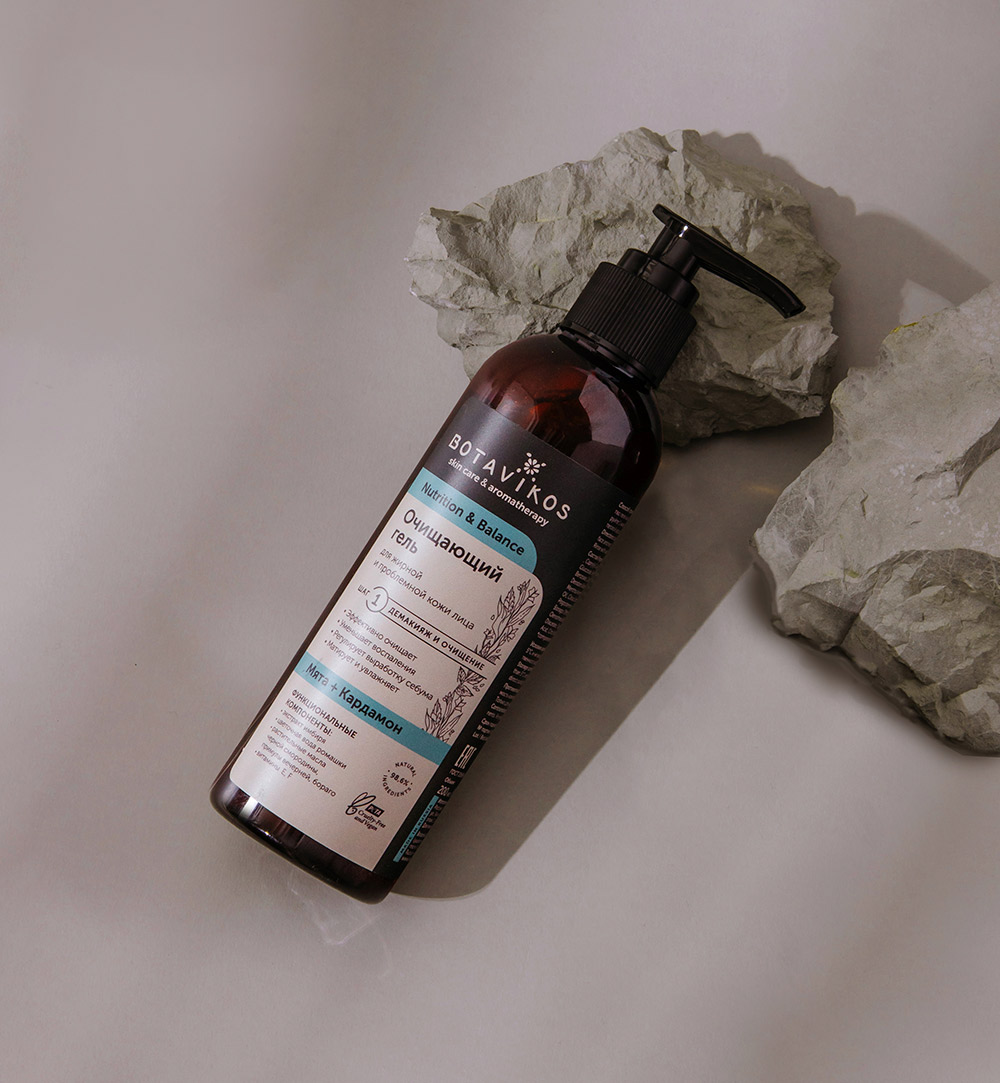 Очищающий гель для жирной и проблемной кожи Nutrition & Balance 